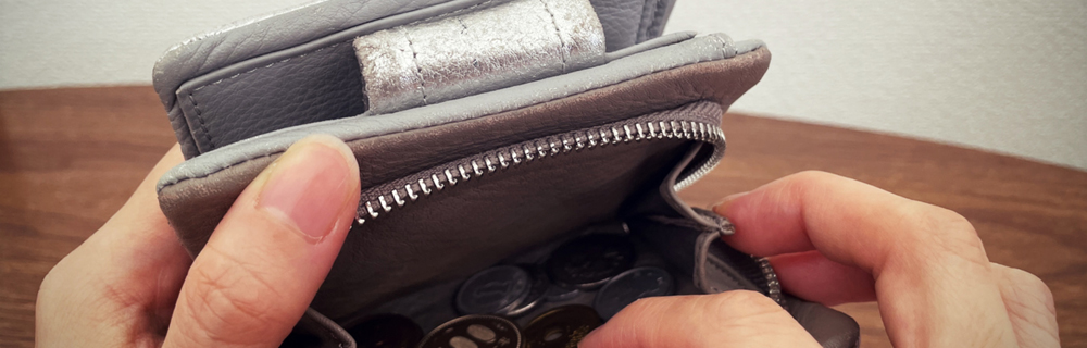 お金がない女性のイメージ